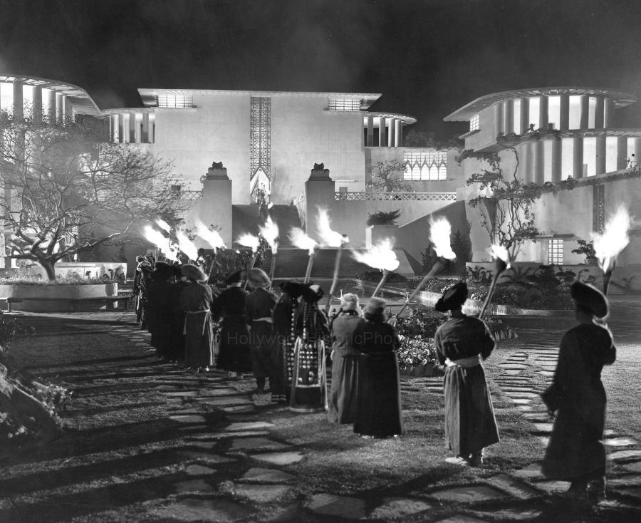 Lost Horizon 1937 2 Production sets wm.jpg